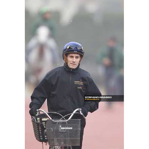 Morning trackworks at Fuchu racecourse - Mirco Demuro Tokyo, 26th nov. 2010 ph. Stefano Grasso