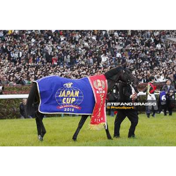 Moments during the prize giving ceremony of Japan Cup won by Yutaka Take on Rose Kingdom Tokyo- Fuchu racecourse, 28th nov. 2010 ph. Stefano Grasso