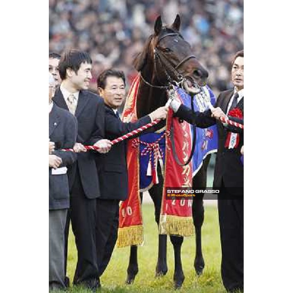 Moments during the prize giving ceremony of Japan Cup won by Yutaka Take on Rose Kingdom Tokyo- Fuchu racecourse, 28th nov. 2010 ph. Stefano Grasso