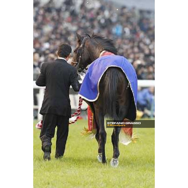 Moments during the prize giving ceremony of Japan Cup won by Yutaka Take on Rose Kingdom Tokyo- Fuchu racecourse, 28th nov. 2010 ph. Stefano Grasso
