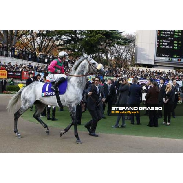 Mirco Demuro on Voila Ici and Luigi Rosa parade before the Japan Cup Tokyo- Fuchu racecourse, 28th nov. 2010 ph. Stefano Grasso