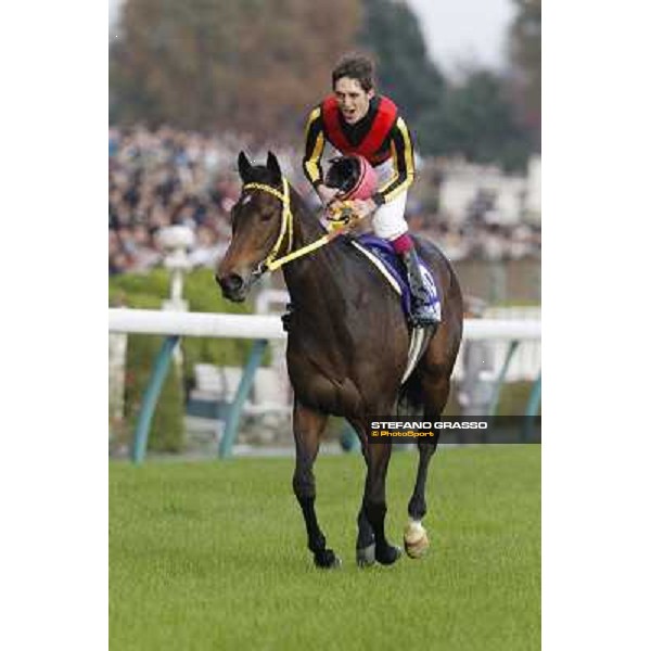 Christophe Soumillon on Buena Vista Tokyo 28th nov. 2010 ph. Stefano Grasso