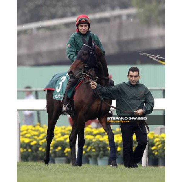 Endo Botti and Jakkalberry at Sha Tin racetrack Hong Kong- Sha Tin, 7th dec. 2010 ph. Stefano Grasso