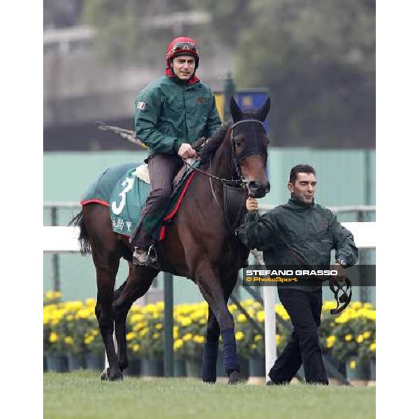 Endo Botti and Jakkalberry at Sha Tin racetrack Hong Kong- Sha Tin, 7th dec. 2010 ph. Stefano Grasso