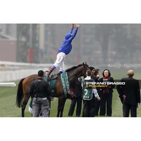 Frankie Dettori on Mastery wins the Cathay Pacific Hong Kong Vase Hong Kong- Sha Tin, 12th dec. 2010 ph. Stefano Grasso