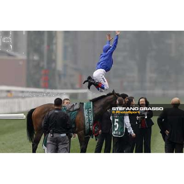 Frankie Dettori on Mastery wins the Cathay Pacific Hong Kong Vase Hong Kong- Sha Tin, 12th dec. 2010 ph. Stefano Grasso