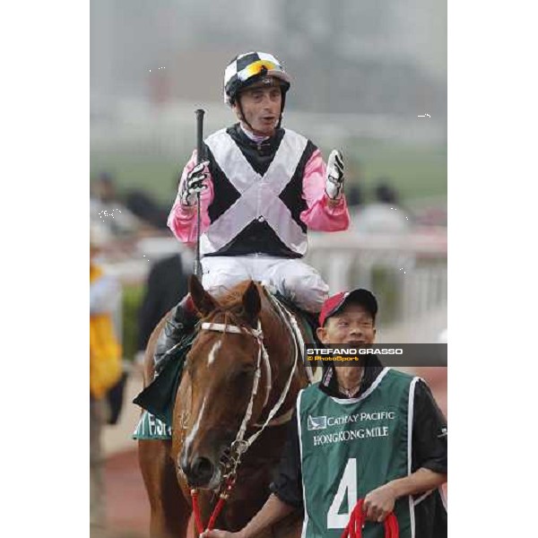 Gerard Mosse on Beauty Flash wins the Cathay Pacific Hong Kong Mile Hong Kong- Sha Tin, 12th dec. 2010 ph. Stefano Grasso