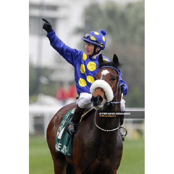 Pier Strydom on J J The Jet Planet wins the Cathay Pacific Hong Kong Sprint Hong Kong- Sha Tin, 12th dec. 2010 ph. Stefano Grasso