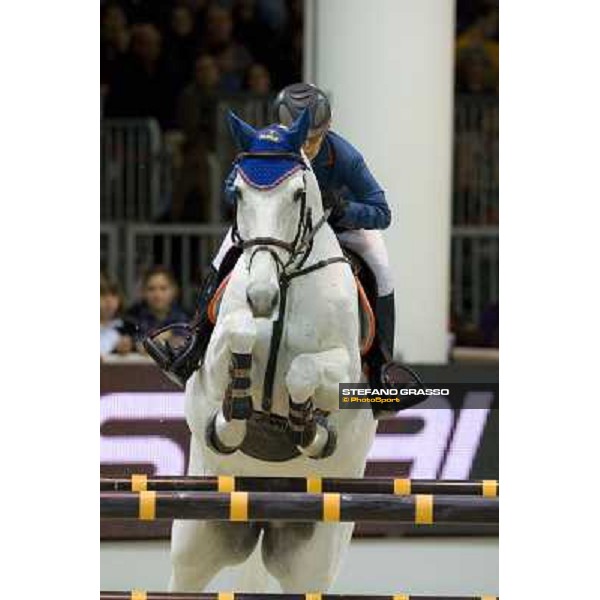 Ligresti Jonella on Contact BZ Verona Fieracavalli 2010 Prix 8 - Rolex Fei World Cup Jumping Verona, 7th nov. 2010 ph. Stefano Grasso