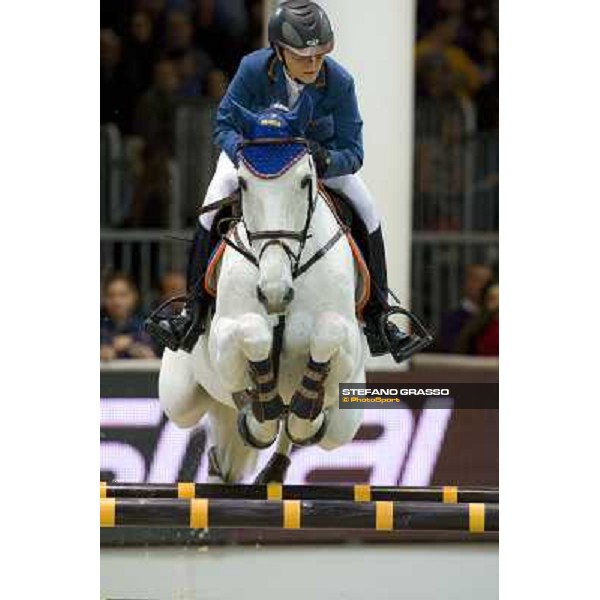 Ligresti Jonella on Contact BZ Verona Fieracavalli 2010 Prix 8 - Rolex Fei World Cup Jumping Verona, 7th nov. 2010 ph. Stefano Grasso