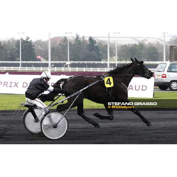 Eric Raffin with Rapid Lebel wins the Prix du Luxembourg Paris-Vincennes, 29th january 2011 ph. Stefano Grasso