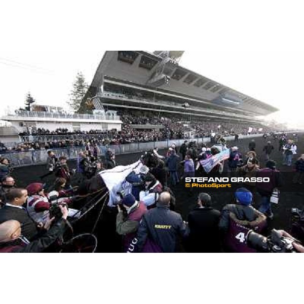 Grand Prix d\'Amerique 2011 - Frank Nivard with Ready Cash wins the Grand Prix d\'Amerique Paris-Vincennes, 30th january 2011 ph. Stefano Grasso