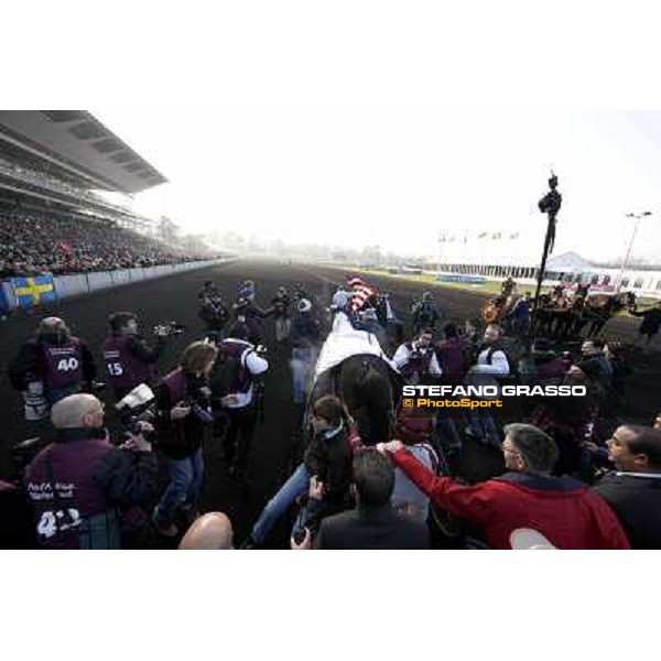 Grand Prix d\'Amerique 2011 - Frank Nivard with Ready Cash wins the Grand Prix d\'Amerique Paris-Vincennes, 30th january 2011 ph. Stefano Grasso