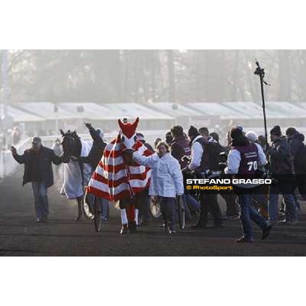 Grand Prix d\'Amerique 2011 - Frank Nivard with Ready Cash wins the Grand Prix d\'Amerique Paris-Vincennes, 30th january 2011 ph. Stefano Grasso