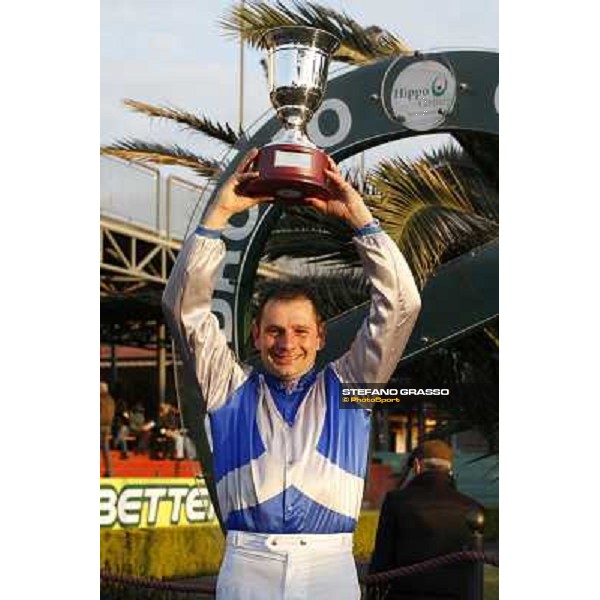 Dirk Fuhrmann on Frammassone wins the 63¡ Gran Corsa Siepi di Roma Roma Capannelle, 12th febr. 2011 ph. Stefano Grasso