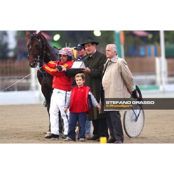 giving prize for Pippo Gubellini and Daguet Rapide winners of Eliminatory Gran Prix Uet Torino, 16th october 2004 ph. Stefano Grasso