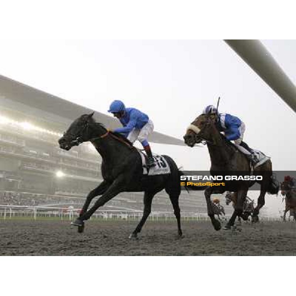 Frankie Dettori on Skysurfers goes to win the Godolphin Mile beating Richard Hills on Mufarrh Dubai - Meydan, 26th march 2011 ph.Stefano Grasso