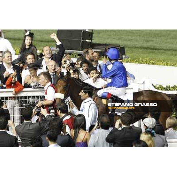 Frankie Dettori on Rewilding after winning the Dubai Sheema Classic Dubai - Meydan, 26th march 2011 ph.Stefano Grasso