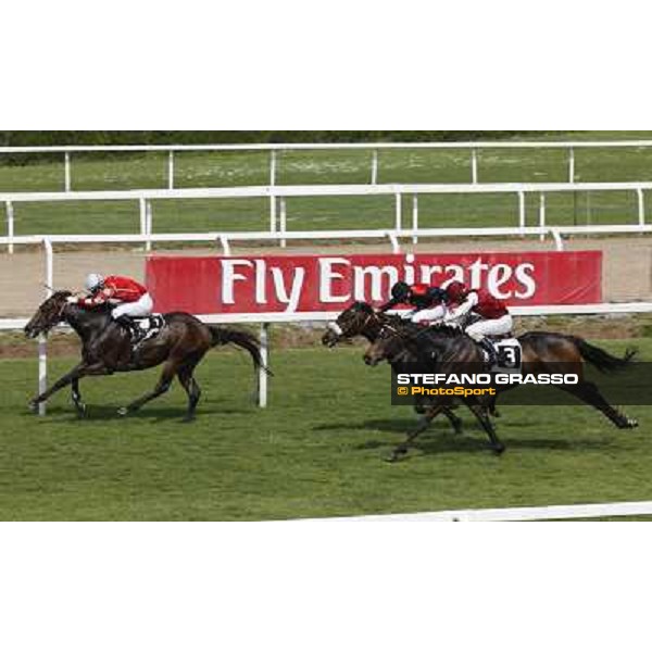 a day at the races - Gabriele Bietolini on Branderburgo goes to win the Premio Circo Massimo followed by Cima de Pluie and Christian Love Rome - Capannelle racetrack, 10th april 2011 ph.Stefano Grasso