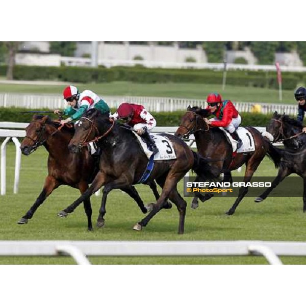 Dario Vargiu on Cima de Pluie wins the Premio Ambrosiano beating Pierantonio Convertino on Estejo - Milan - San Siro racetrack, 24th april 2011 ph.Stefano Grasso