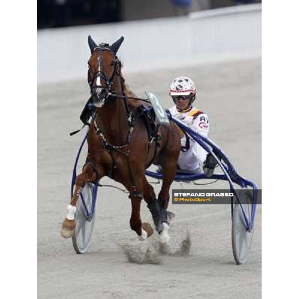 Roberto Vecchione warming up with Nesta Effe Milan- San Siro racetrack, 25th april 2011 ph.Stefano Grasso