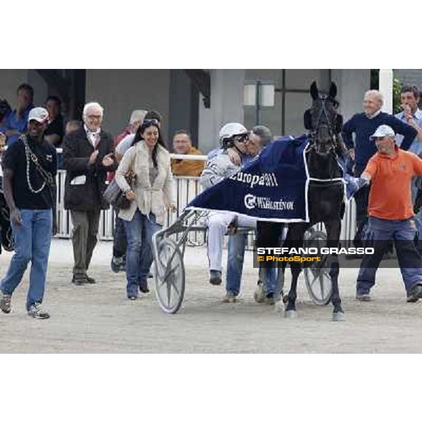 Marco Guzzinati and Negresco Milar after winning the Gran Premio d\'Europa Milan- San Siro racetrack, 25th april 2011 ph.Stefano Grasso