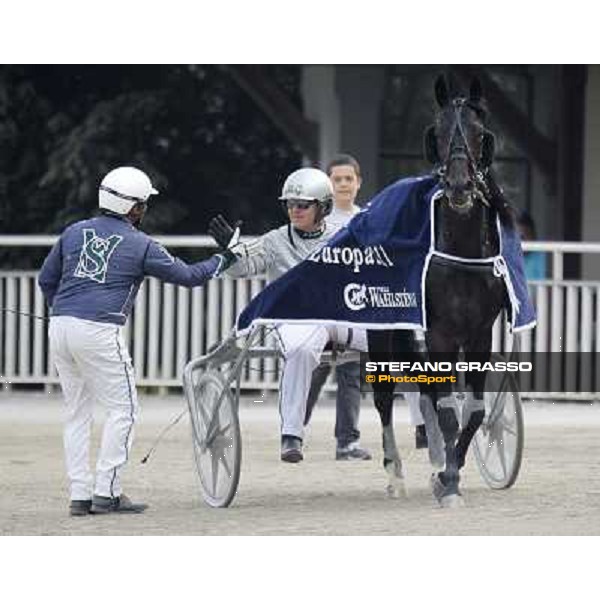 Marco Smorgon congratulates with Marco Guzzinati and Negresco Milar after winning the Gran Premio d\'Europa Milan- San Siro racetrack, 25th april 2011 ph.Stefano Grasso