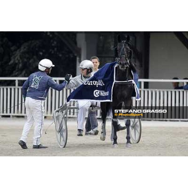 Marco Smorgon congratulates with Marco Guzzinati and Negresco Milar after winning the Gran Premio d\'Europa Milan- San Siro racetrack, 25th april 2011 ph.Stefano Grasso