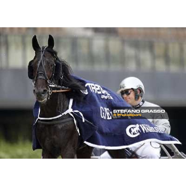 Marco Guzzinati and Negresco Milar after winning the Gran Premio d\'Europa Milan- San Siro racetrack, 25th april 2011 ph.Stefano Grasso