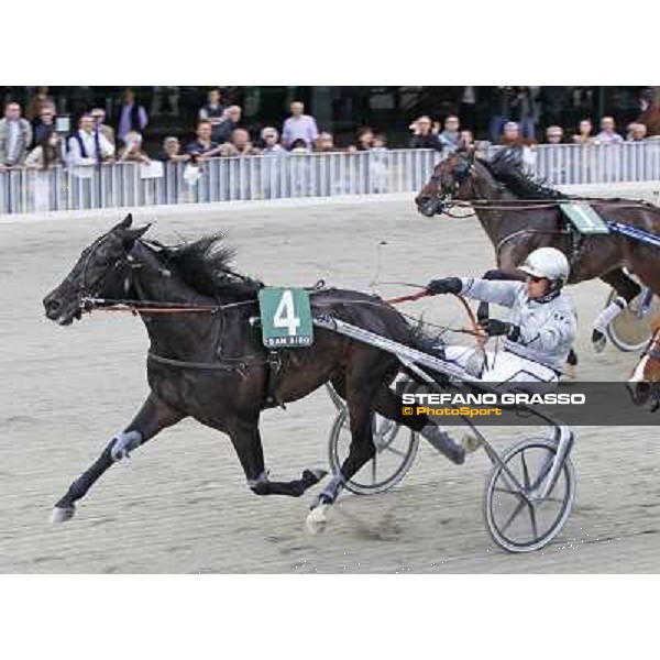 Marco Smorgon with Negresco Milar wins the Gran Premio d\'Europa Milan- San Siro racetrack, 25th april 2011 ph.Stefano Grasso