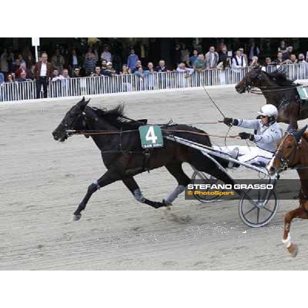 Marco Smorgon with Negresco Milar wins the Gran Premio d\'Europa Milan- San Siro racetrack, 25th april 2011 ph.Stefano Grasso