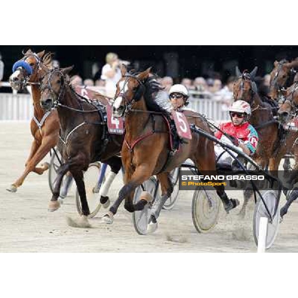 Pietro Gubellini and Oklahoma Ans during the Pemio Emilia Milan- San Siro racetrack, 25th april 2011 ph.Stefano Grasso