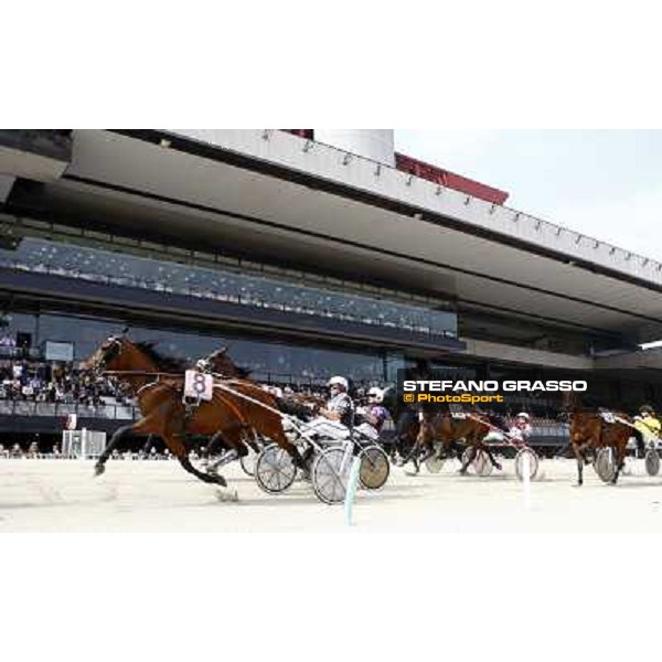 racing at San Siro trotting racetrack Milan- San Siro racetrack, 25th april 2011 ph.Stefano Grasso