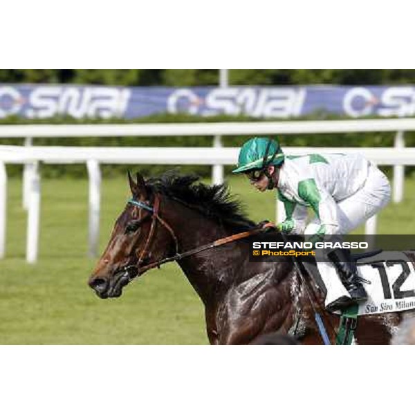 Umberto Rispoli on Sir Eagles wins the Premio Certosa Milan- San Siro racetrack, 24th april 2011 ph.Stefano Grasso