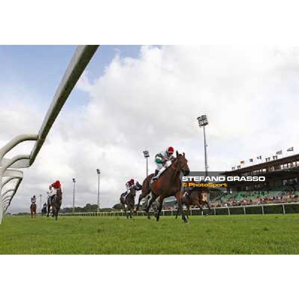 Umberto Rispoli on Estejo wins the Premio Presidente della Repubblica - GBI Racing Rome - Capannelle racetrack, 15th may 2011 ph.Stefano Grasso