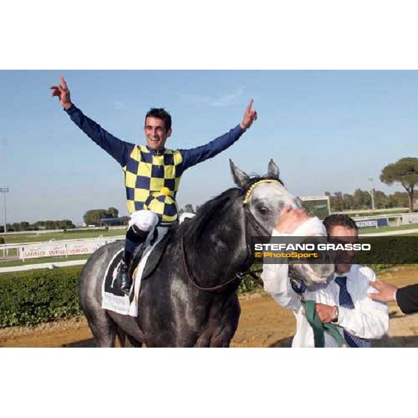 Fabio Branca celebrates on Crackerjack King after winning the 128Â° Derby Rome - Capannelle racetrack, 7th may 2011 ph.Davide Salerno