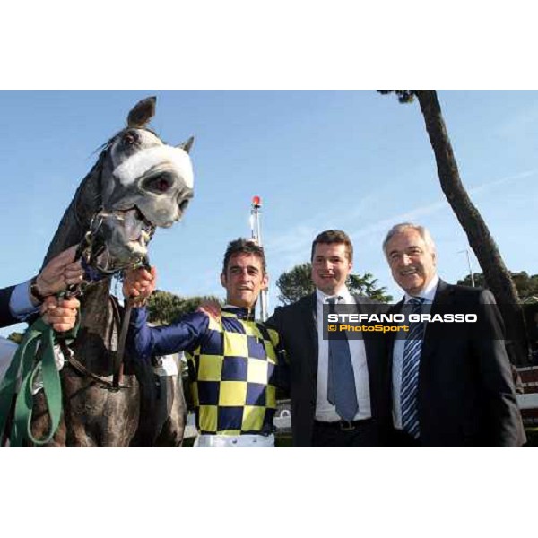 Fabio Branca ,Crackerjack King, Stefano and Alduino Botti after winning the 128Â° Derby Rome - Capannelle racetrack, 7th may 2011 ph.Davide Salerno