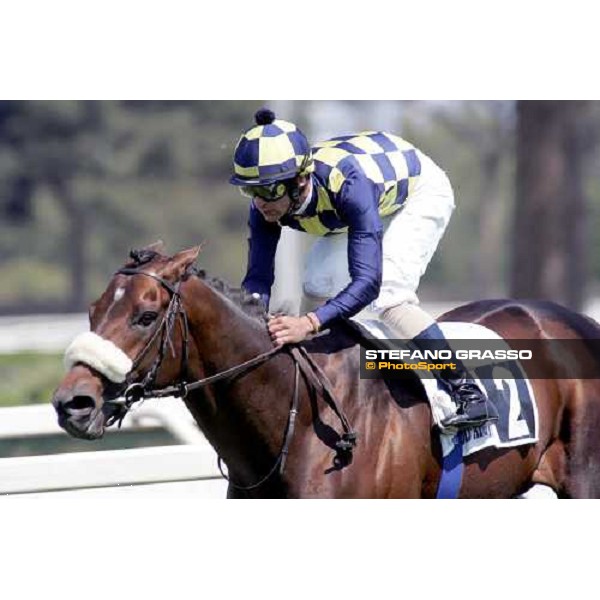 Fabio Branca with Jakkalberry wins the Premio Carlo D\'Alessio Rome - Capannelle racetrack, 7th may 2011 ph.Davide Salerno