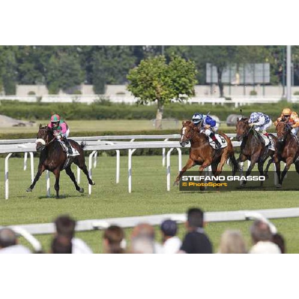 Mirco Demuro with Worthadd wins the Premio Carlo Vittadini Milan - San Siro racetrack, 29th may 2011 ph.Stefano Grasso
