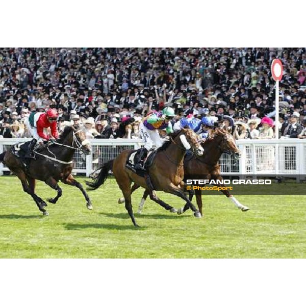 Prohibit, Jim Crowley up, wins the King\'s Stand Stakes Royal Ascot - Tuesday, First day, june 14 2011 ph.Stefano Grasso