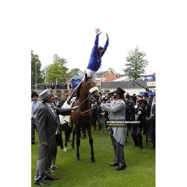 Frankie Dettori on Rewilding wins the Prince of Wales\'s Stakes Royal Ascot - Second Day, 15th june 14 2011 ph.Stefano Grasso