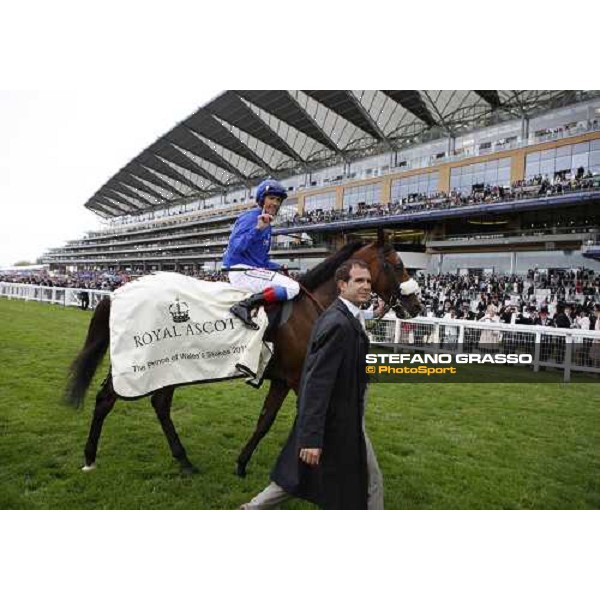 Frankie Dettori on Rewilding wins the Prince of Wales\'s Stakes Royal Ascot - Second Day, 15th june 14 2011 ph.Stefano Grasso
