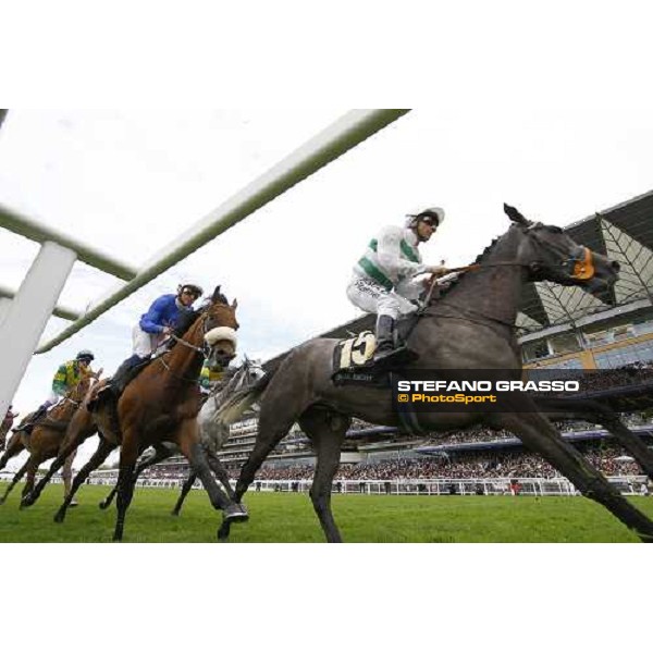 Opinion Poll with Michael Barzalona up second in the Gold Cup Ascot - Royal Ascot - Third Day, 16th june 14 2011 ph.Stefano Grasso - www.stefanograsso.com