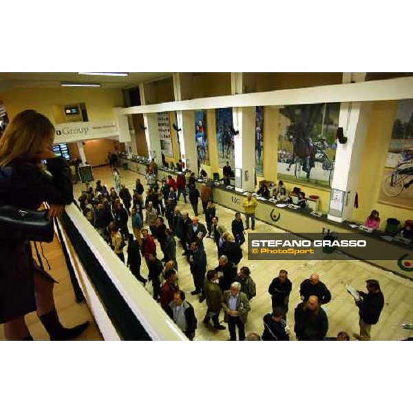 simulcasting hall at vinovo racetrack Turin, 16th october 2004 ph. Stefano Grasso