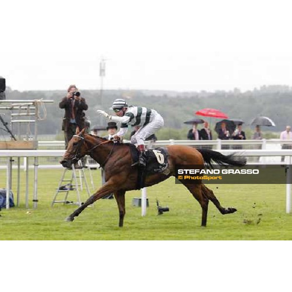 Gerald Mosse on Immortal Verse wins The Coronation Stakes Ascot - Royal Ascot - Fourth Day, 17th june 2011 ph.Stefano Grasso - www.stefanograsso.com