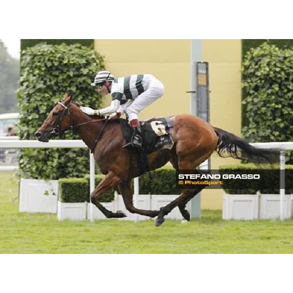Gerald Mosse on Immortal Verse wins The Coronation Stakes Ascot - Royal Ascot - Fourth Day, 17th june 2011 ph.Stefano Grasso - www.stefanograsso.com