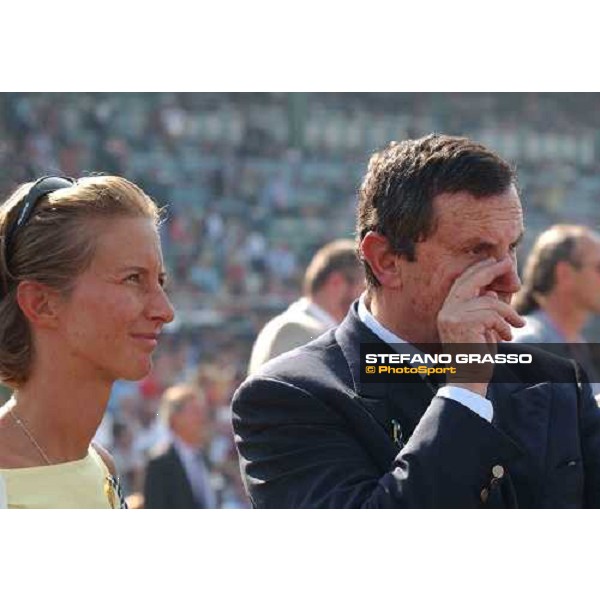 \'Luciano Salice very sad with his daughter Francesca after the finish of Breeder\'s Cup Turf Santa Anita, Los Angeles oct. 25 2003\'-ph.Stefano Grasso 