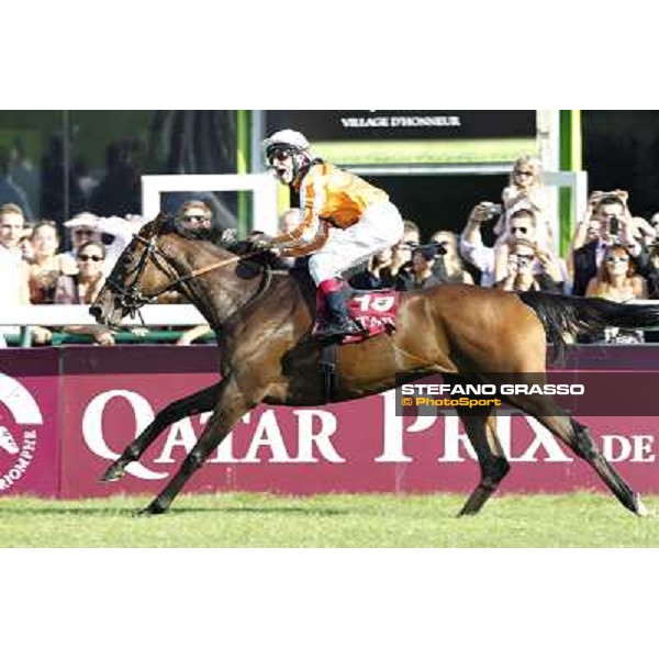 Andrasch Starke on Danedream wins the Qatar Prix de L\'Arc de Triomphe Paris-Longchamp racetrack, 2nd oct. 2011 ph.Stefano Grasso