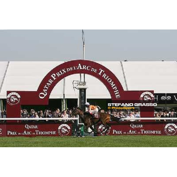 Andrasch Starke on Danedream wins the Qatar Prix de L\'Arc de Triomphe Paris-Longchamp racetrack, 2nd oct. 2011 ph.Stefano Grasso