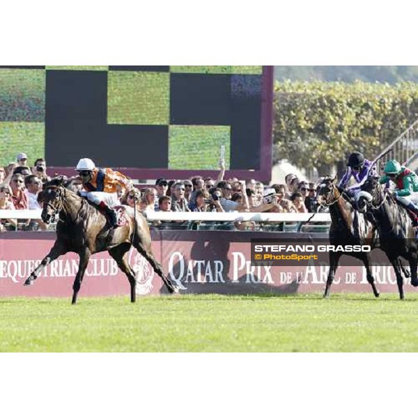 Andrasch Starke on Danedream wins the Qatar Prix de L\'Arc de Triomphe Paris-Longchamp racetrack, 2nd oct. 2011 ph.Stefano Grasso